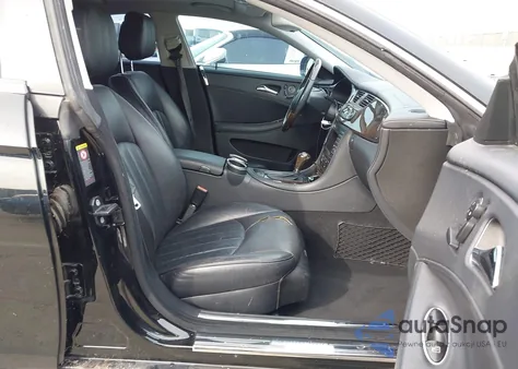 2009 Mercedes-Benz Cls 550 z USA, uszkodzony, nr VIN WDDDJ72X39A153969